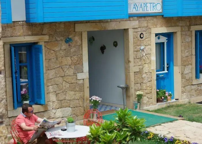Ayapetro Hotel